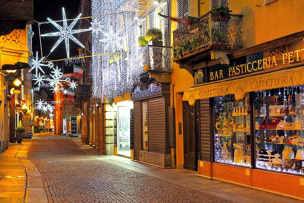 Christmas in Italy street decorations