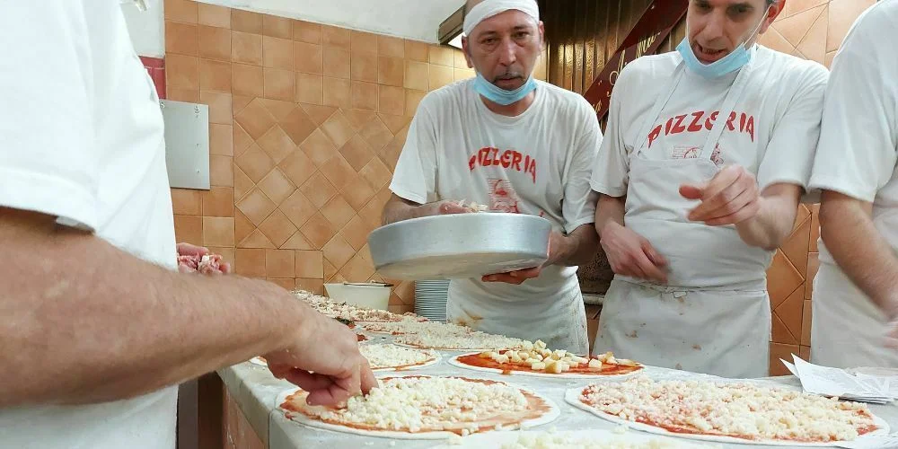 Italian-pizza-vs-american-pizza