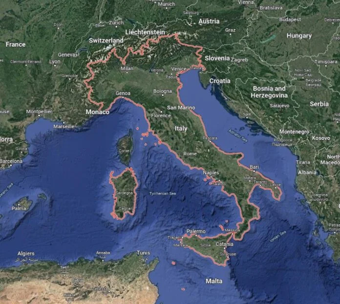 How big is italy map